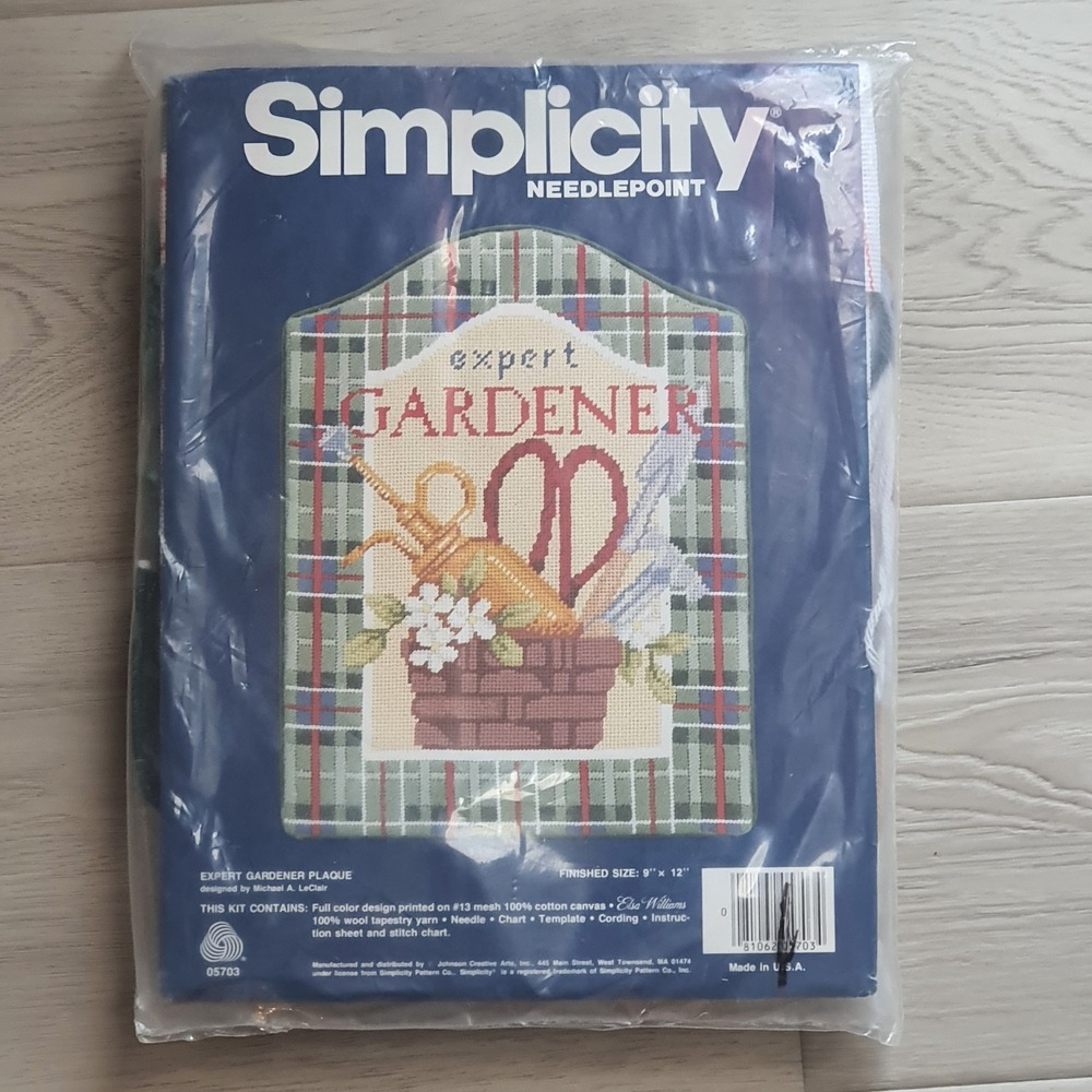Vintage Simplicity Needlepoint Expert Gardener Plaque Kit Canvas Wool Yarn 05703